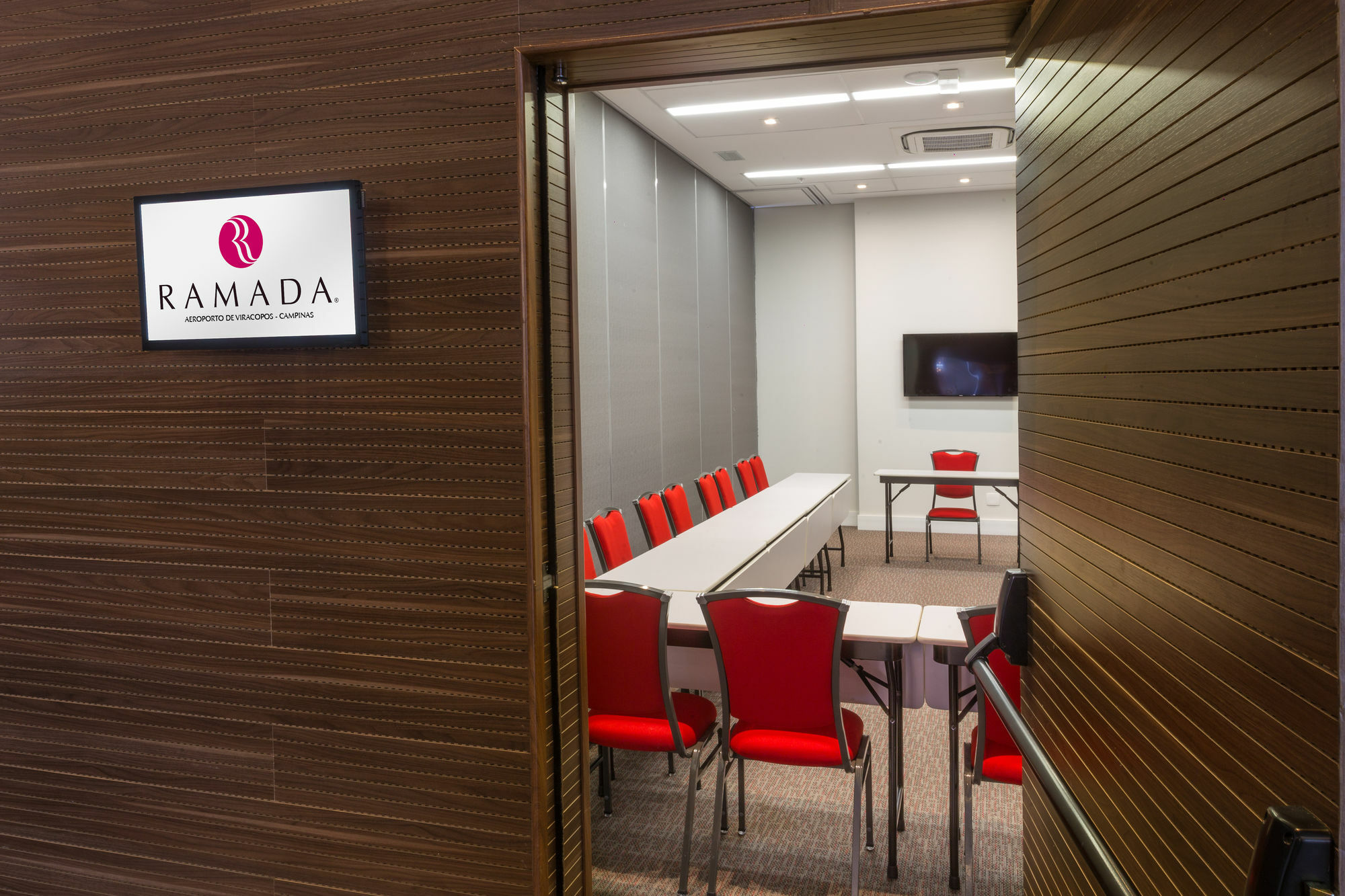 Ramada By Wyndham Campinas Viracopos Hotel 4*